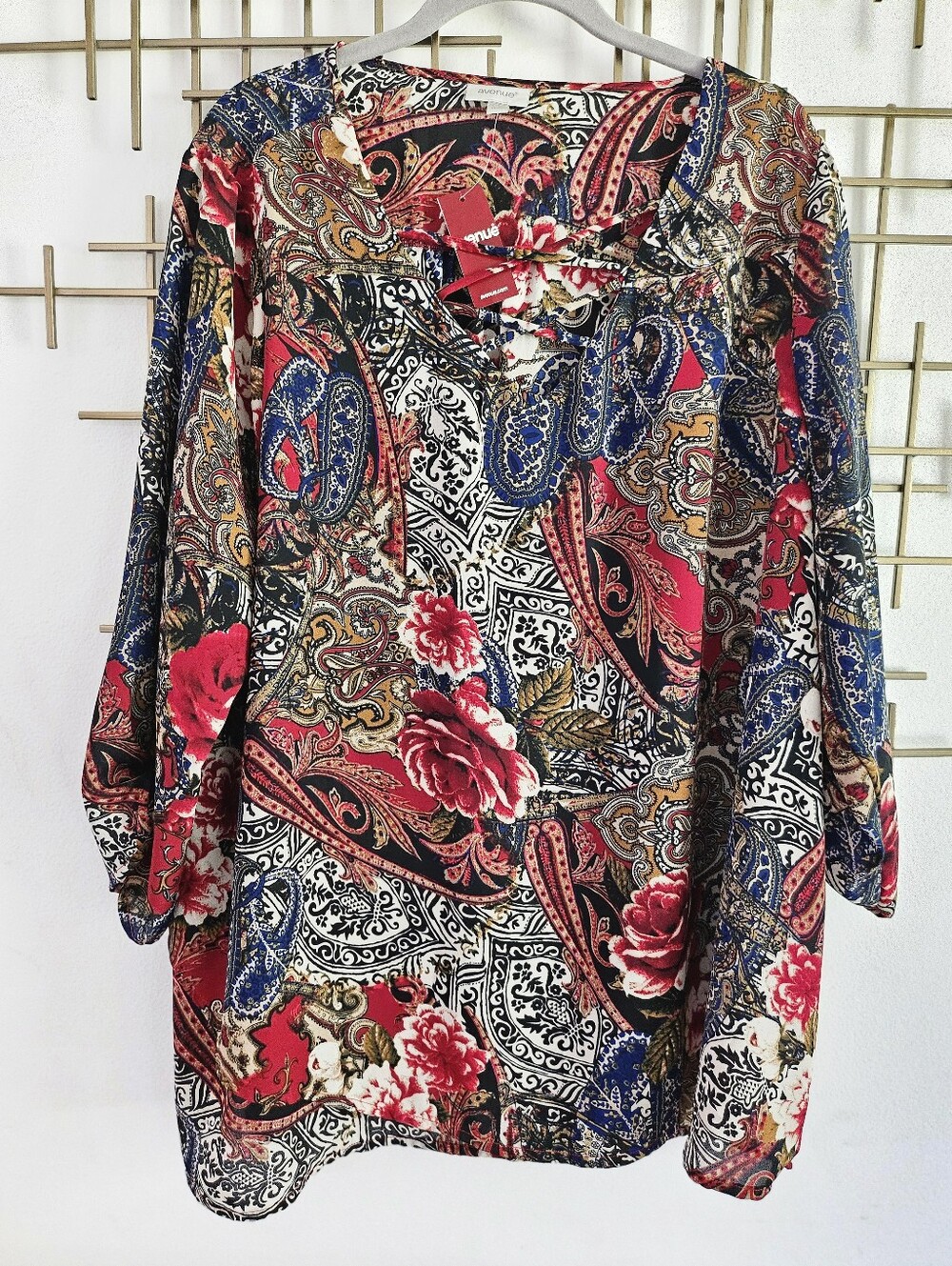 18/2- Avenue -Paisley & Floral Tie-Neck Tunic - Red, Blue, Black